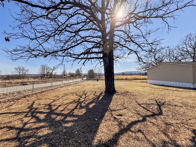 16373 N Grace Hudlen Road, Hulbert, OK 74441