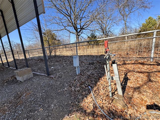 16373 N Grace Hudlen Road, Hulbert, OK 74441