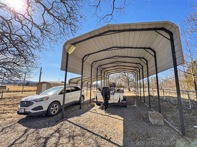 16373 N Grace Hudlen Road, Hulbert, OK 74441