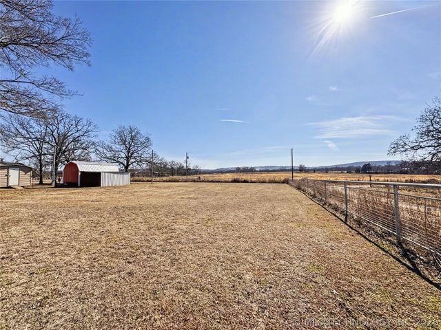 16373 N Grace Hudlen Road, Hulbert, OK 74441