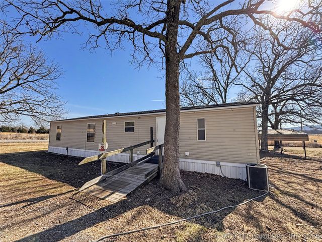 16373 N Grace Hudlen Road, Hulbert, OK 74441