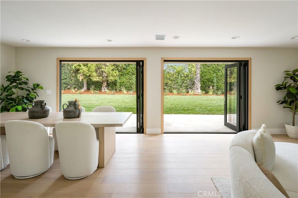Image 5 of property listing at 5873 Fairhaven, Woodland Hills, CA 91367