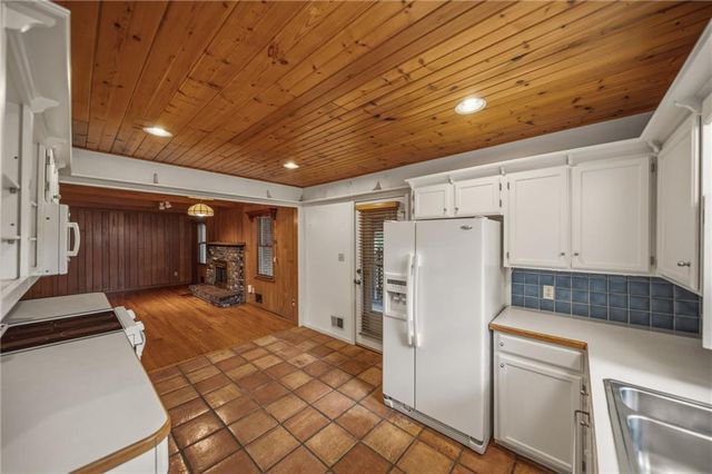6317 Sterling Avenue, Raytown, MO 64133