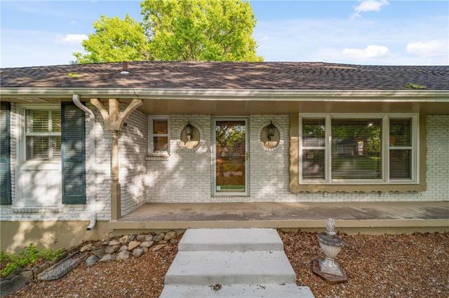6317 Sterling Avenue, Raytown, MO 64133