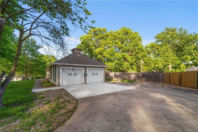 6317 Sterling Avenue, Raytown, MO 64133