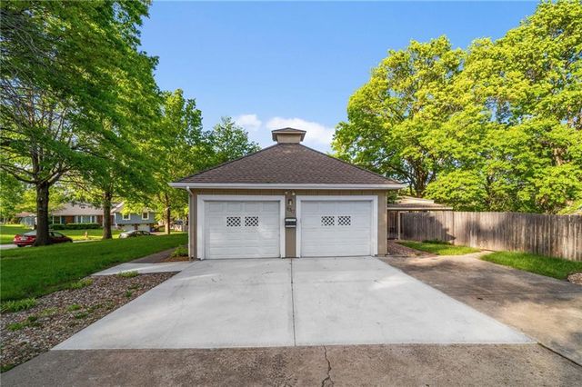 6317 Sterling Avenue, Raytown, MO 64133