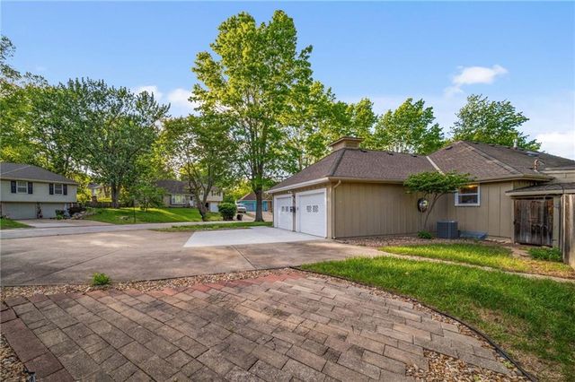 6317 Sterling Avenue, Raytown, MO 64133