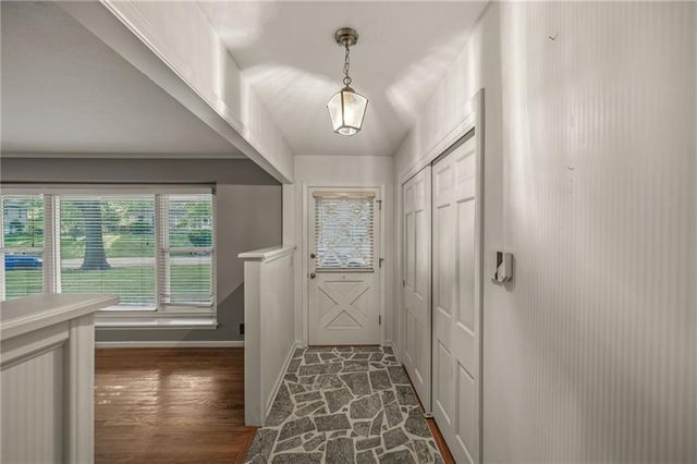 6317 Sterling Avenue, Raytown, MO 64133