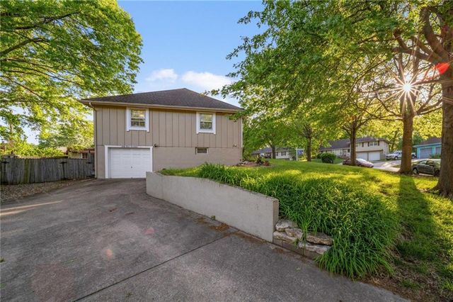 6317 Sterling Avenue, Raytown, MO 64133