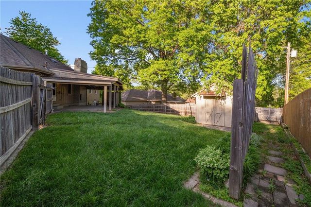 6317 Sterling Avenue, Raytown, MO 64133