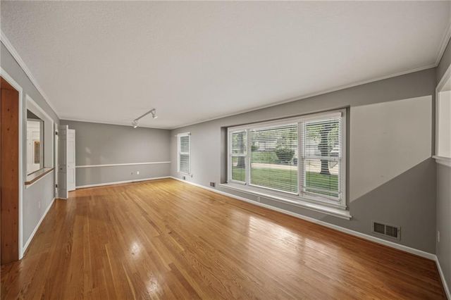 6317 Sterling Avenue, Raytown, MO 64133