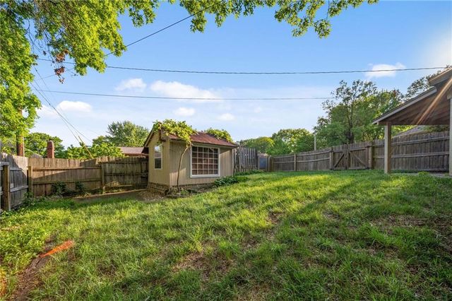 6317 Sterling Avenue, Raytown, MO 64133
