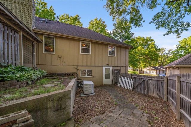 6317 Sterling Avenue, Raytown, MO 64133