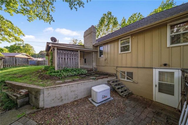 6317 Sterling Avenue, Raytown, MO 64133
