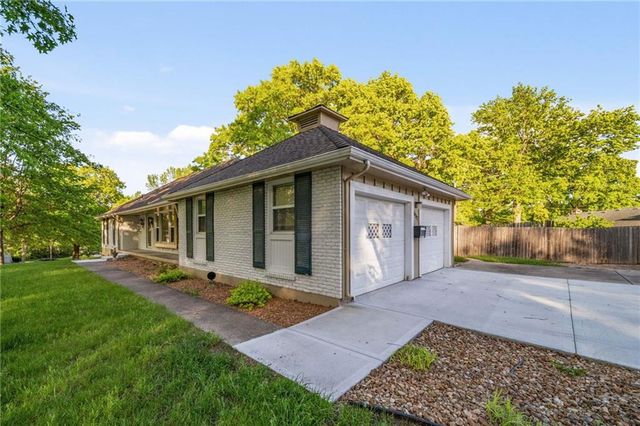 6317 Sterling Avenue, Raytown, MO 64133