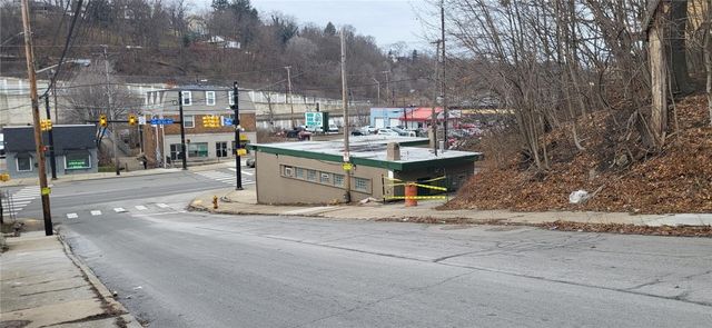 2351 Saw Mill Run Blvd, Allentown, PA 15210