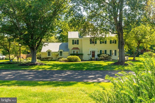 7 AVERSTONE DR E, Washington Crossing, PA 18977