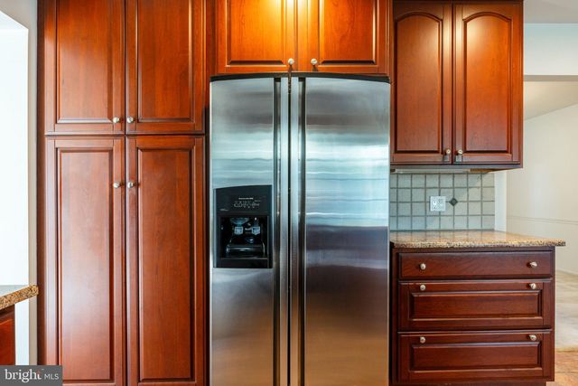 7 AVERSTONE DR E, Washington Crossing, PA 18977