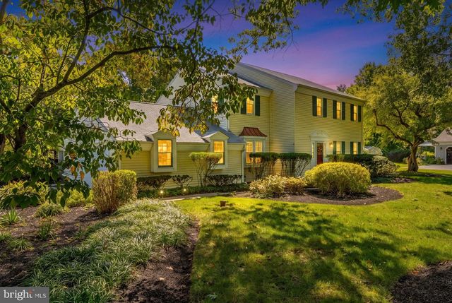7 AVERSTONE DR E, Washington Crossing, PA 18977