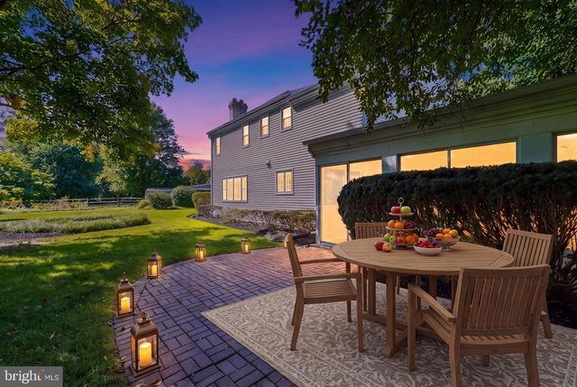 7 AVERSTONE DR E, Washington Crossing, PA 18977