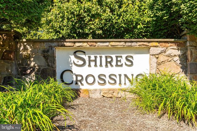7 AVERSTONE DR E, Washington Crossing, PA 18977