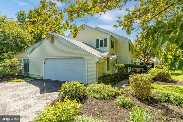 7 AVERSTONE DR E, Washington Crossing, PA 18977