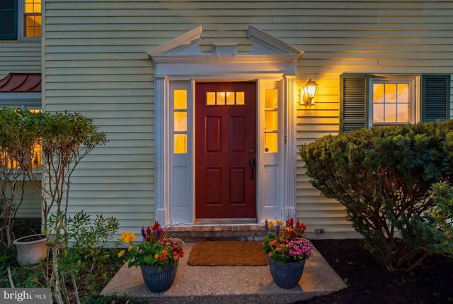 7 AVERSTONE DR E, Washington Crossing, PA 18977