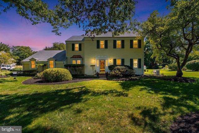 7 AVERSTONE DR E, Washington Crossing, PA 18977