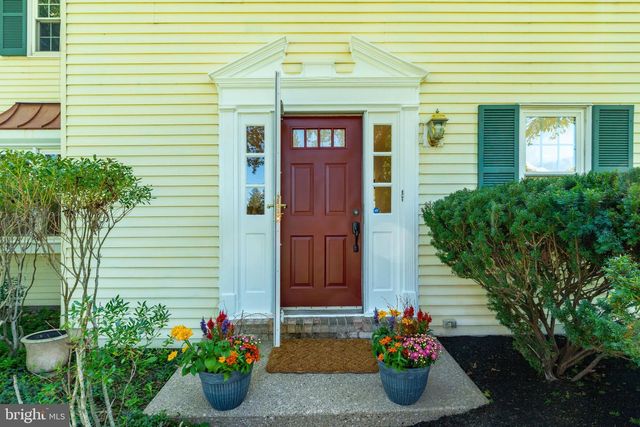 7 AVERSTONE DR E, Washington Crossing, PA 18977