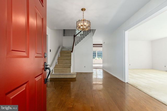 7 AVERSTONE DR E, Washington Crossing, PA 18977