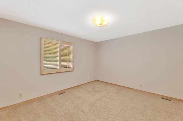 2501 N Fox Run, Wichita, KS 67226