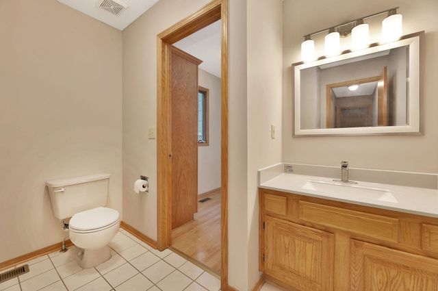 2501 N Fox Run, Wichita, KS 67226