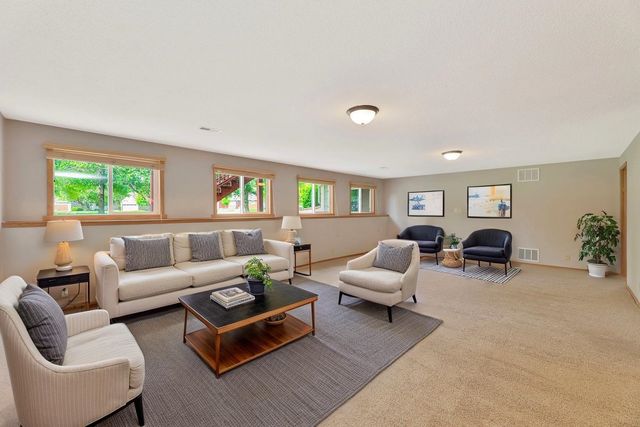 2501 N Fox Run, Wichita, KS 67226