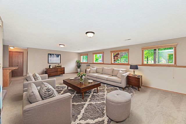 2501 N Fox Run, Wichita, KS 67226