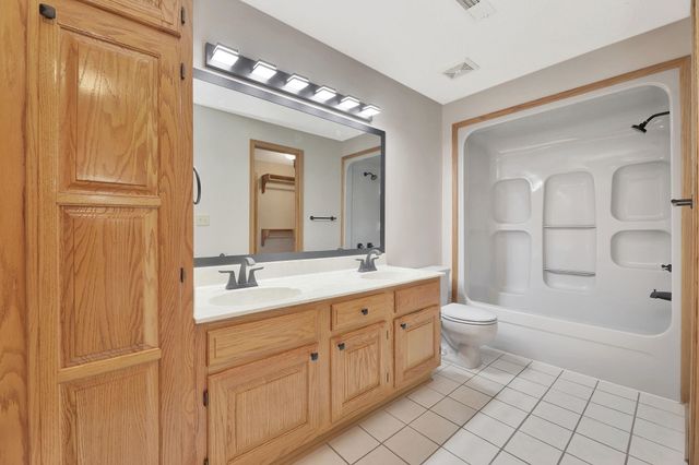 2501 N Fox Run, Wichita, KS 67226