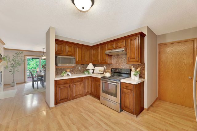 2501 N Fox Run, Wichita, KS 67226