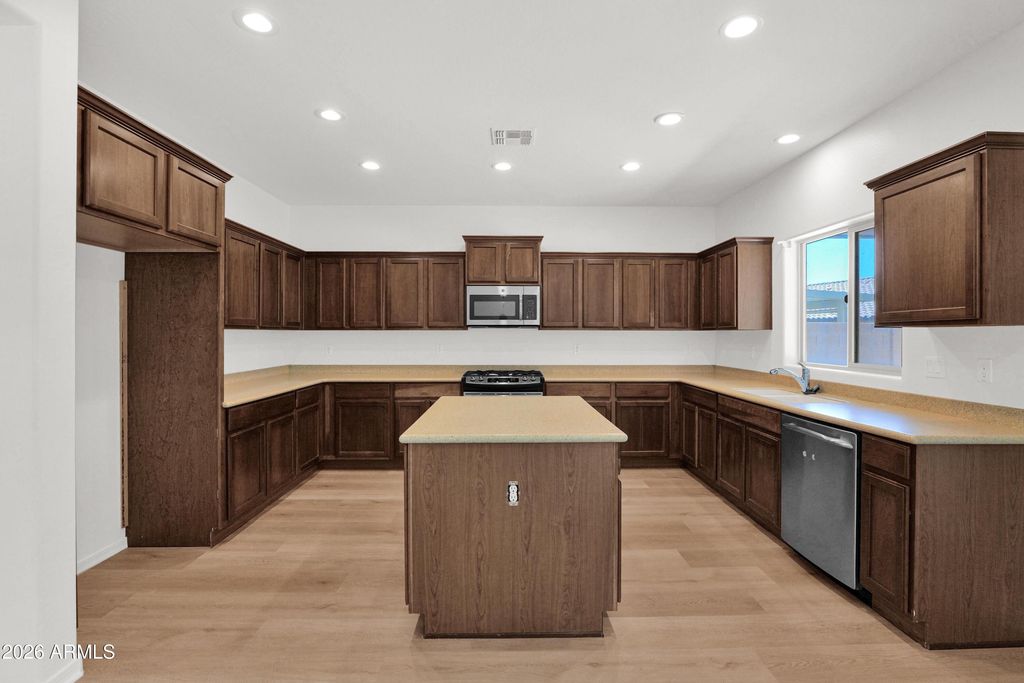 Image 11 of property listing at 4902 S CARMINE --, Mesa, AZ 85212