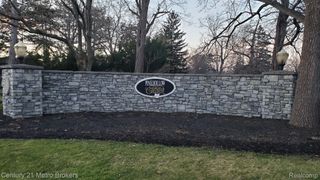 8000 Bridle Path Court, Grand Blanc, MI 48439