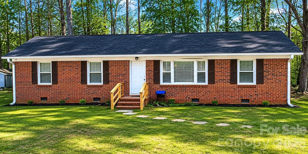 122 Birchwood Drive, Wadesboro, NC 28170