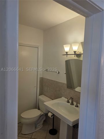 1500 SE 15th St 318, Fort Lauderdale, FL 33316