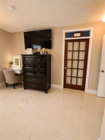 8688 SW 158th Pl, Miami, FL 33193
