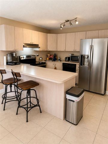 8688 SW 158th Pl, Miami, FL 33193