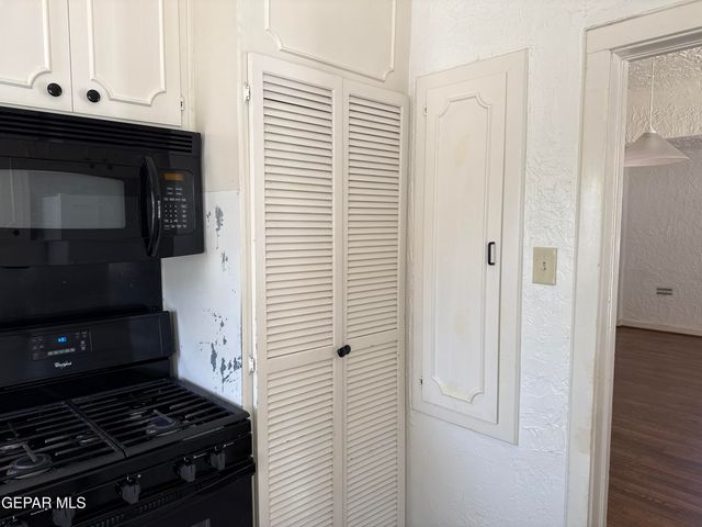 1222 Mesita Drive, El Paso, TX 79902