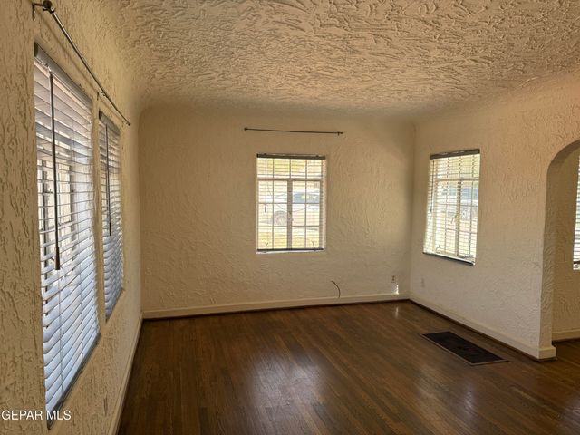 1222 Mesita Drive, El Paso, TX 79902