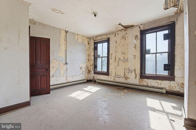 2120 BOLTON ST, Baltimore, MD 21217