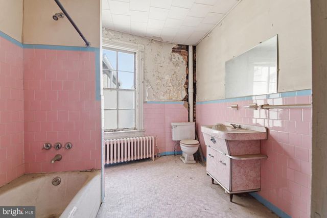 2120 BOLTON ST, Baltimore, MD 21217