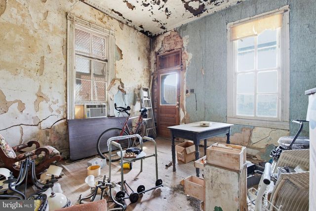 2120 BOLTON ST, Baltimore, MD 21217