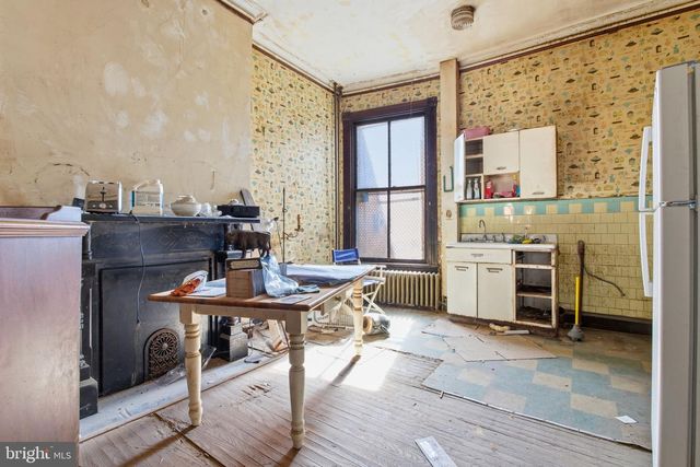2120 BOLTON ST, Baltimore, MD 21217