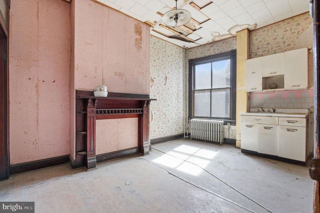 2120 BOLTON ST, Baltimore, MD 21217
