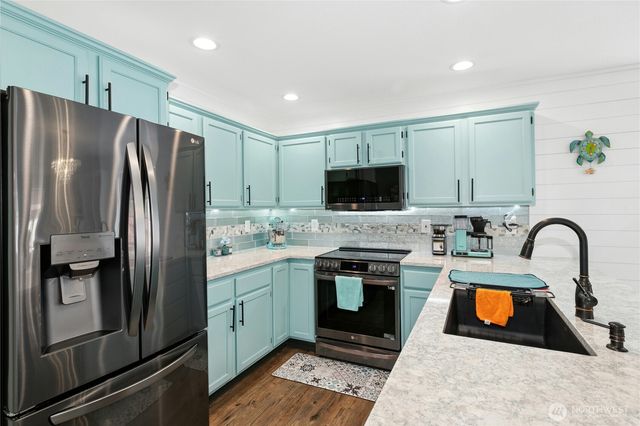 2188 SW Sunnyside Avenue, Oak Harbor, WA 98277